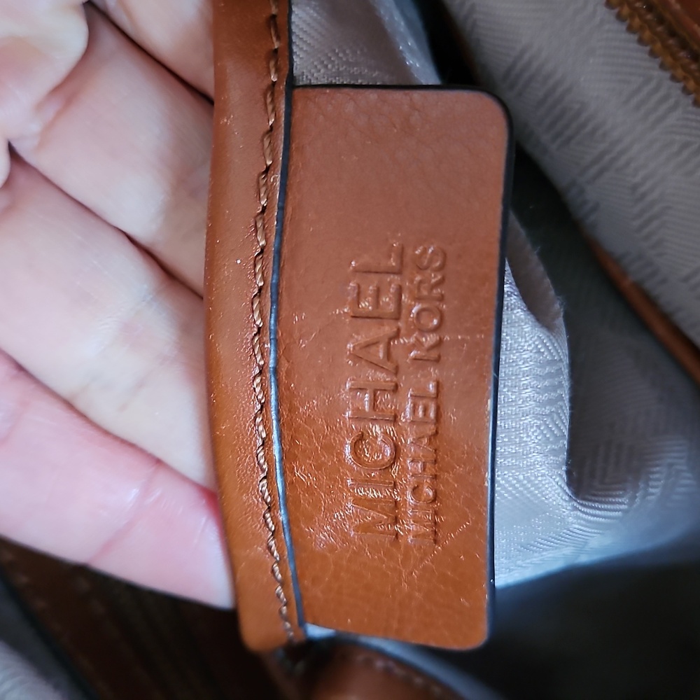 Michael Kors Signature Tote And Matching Wallet - Picture 8 of 15